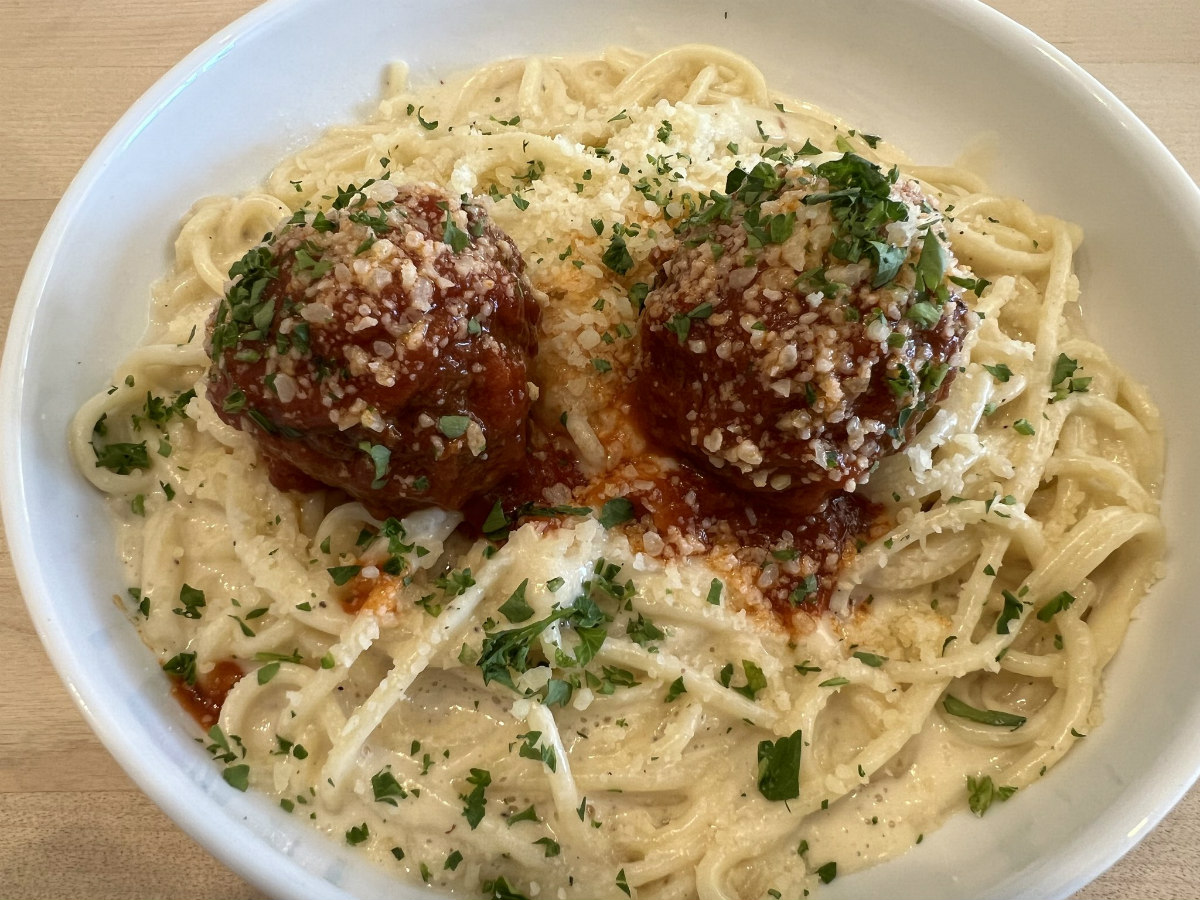 Review: At west Omaha’s W.D. Cravings, homemade pasta is king 